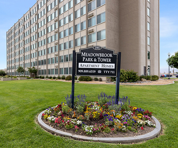 Meadowbrook Apartments