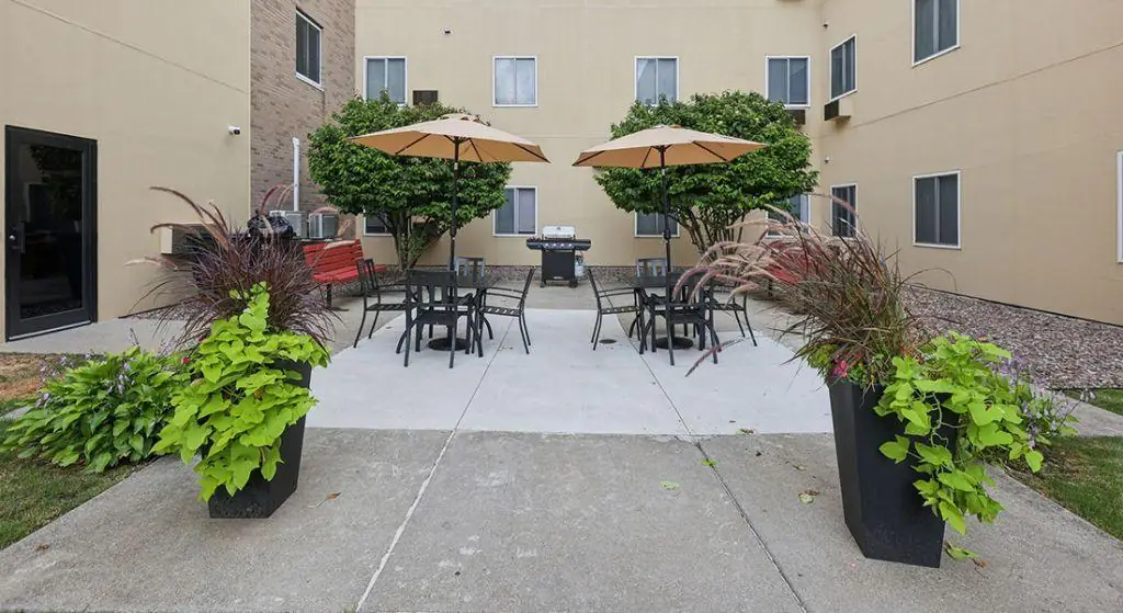 1490 Estates patio
