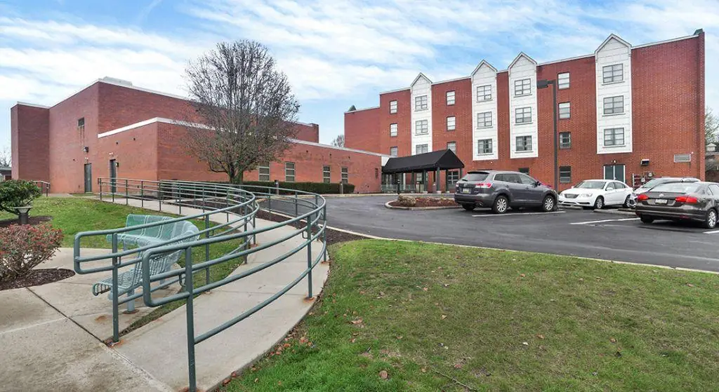 Bridgeville Manor exterior