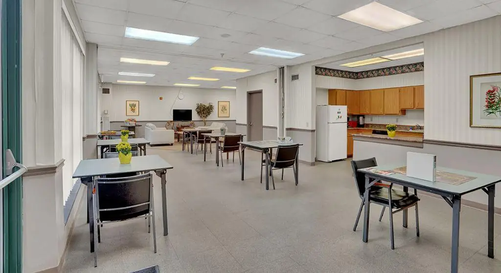 Bridgeville Manor dining room