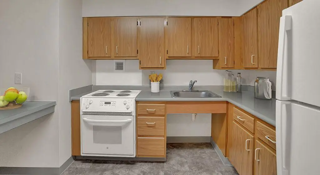 Bridgeville Manor kitchen