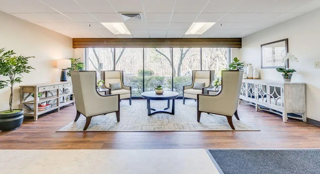 Burton Manor Apartments lounge