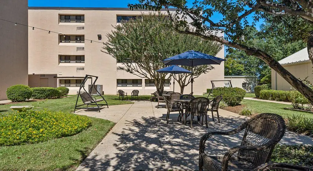 Cedar Hills Apartments courtyard