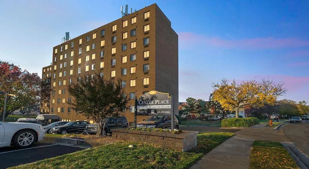 Center Place Apartments exterior