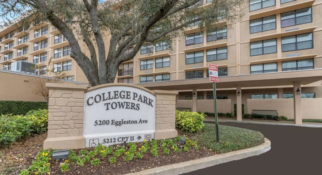 College Park Towers I&II exterior sign