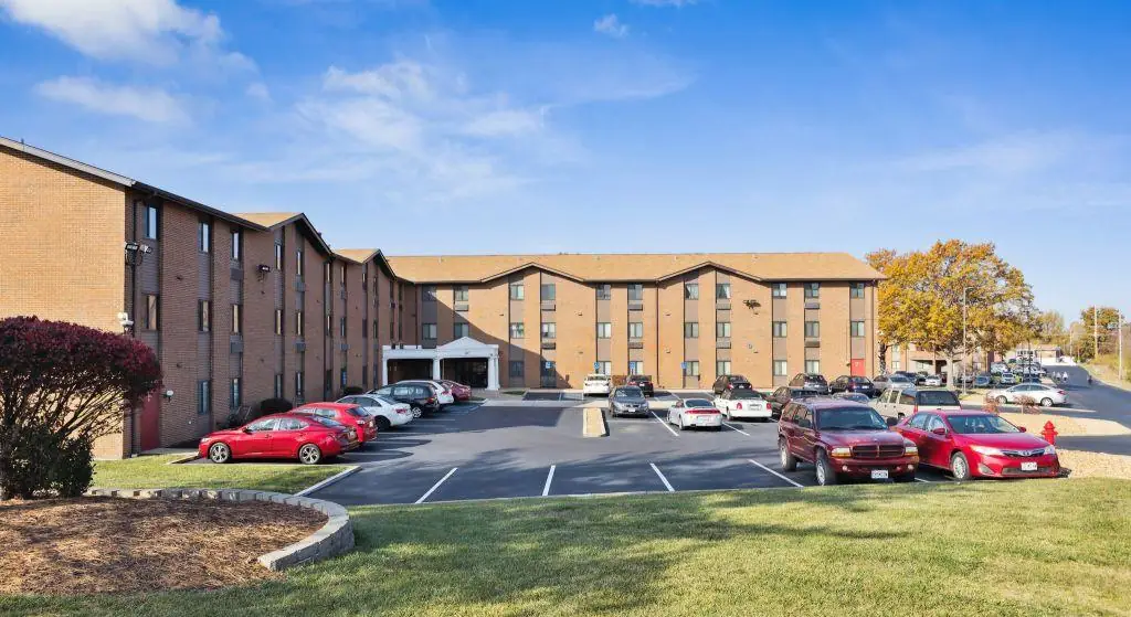 Corinthian I-IV Senior Apartments exterior