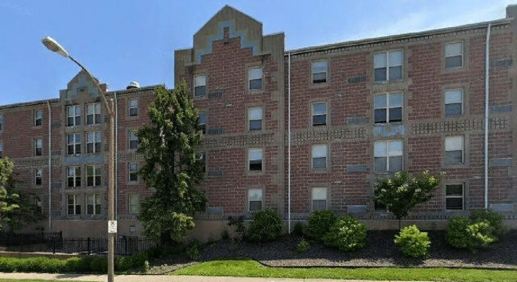 Eads Square Apartments