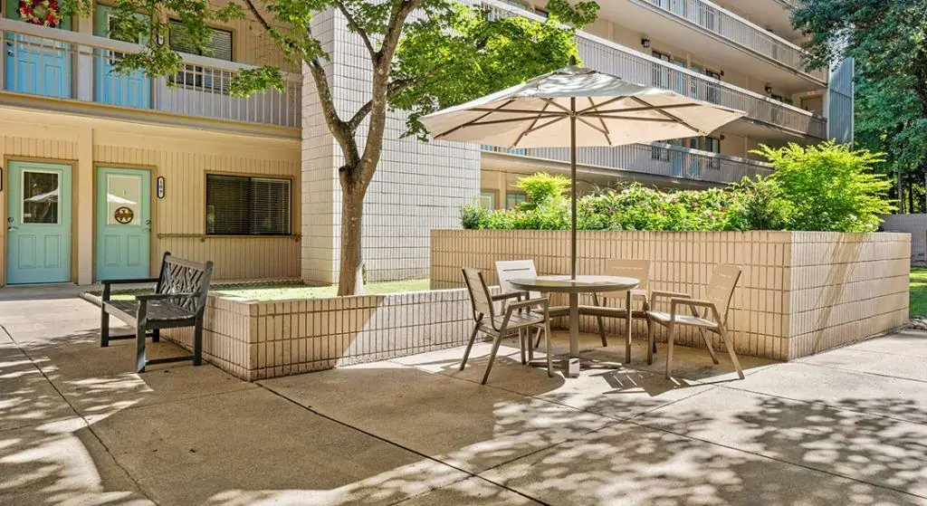 Easehouse Exterior Patio