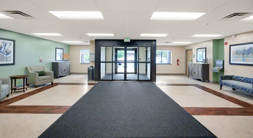 Farmdale Tower II foyer