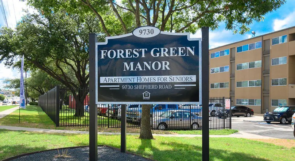 Forest Green Manor exterior sign