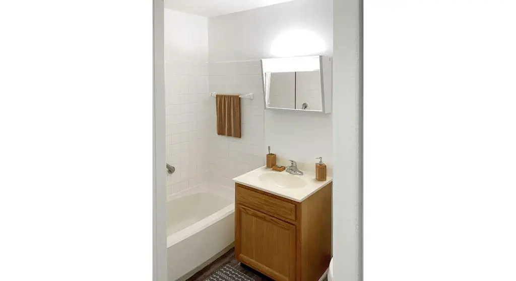 Fountain Place bathroom