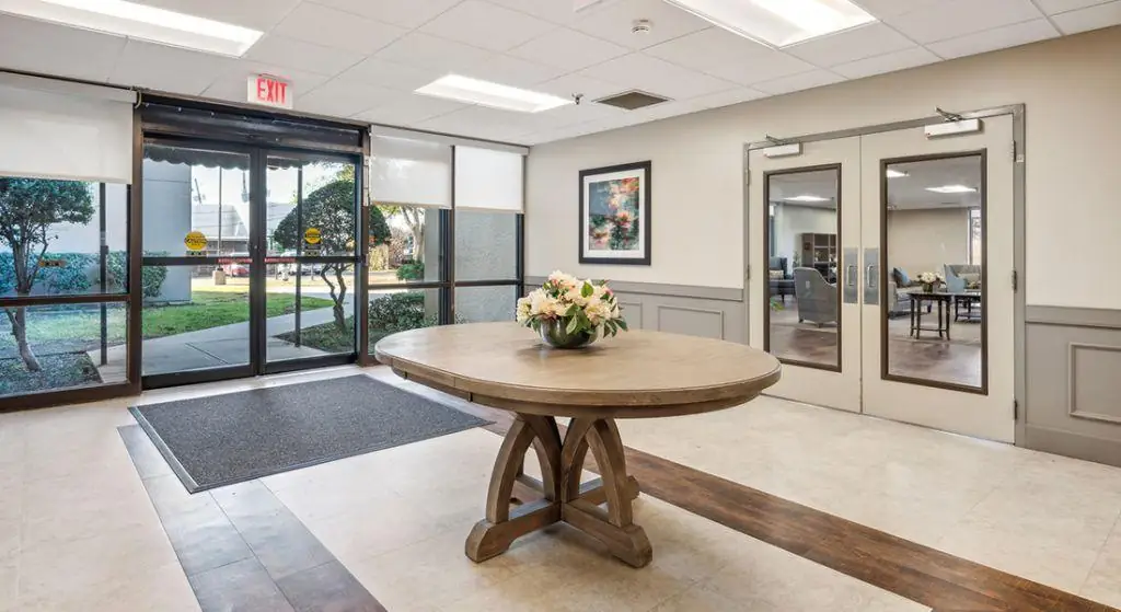 Friendship Tower Dallas Foyer