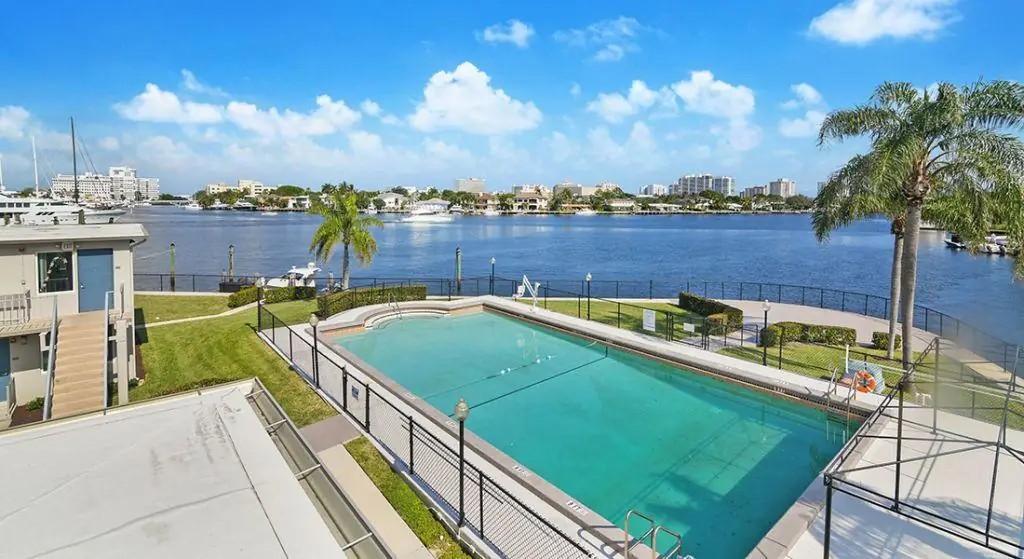 Gateway Terrace pool