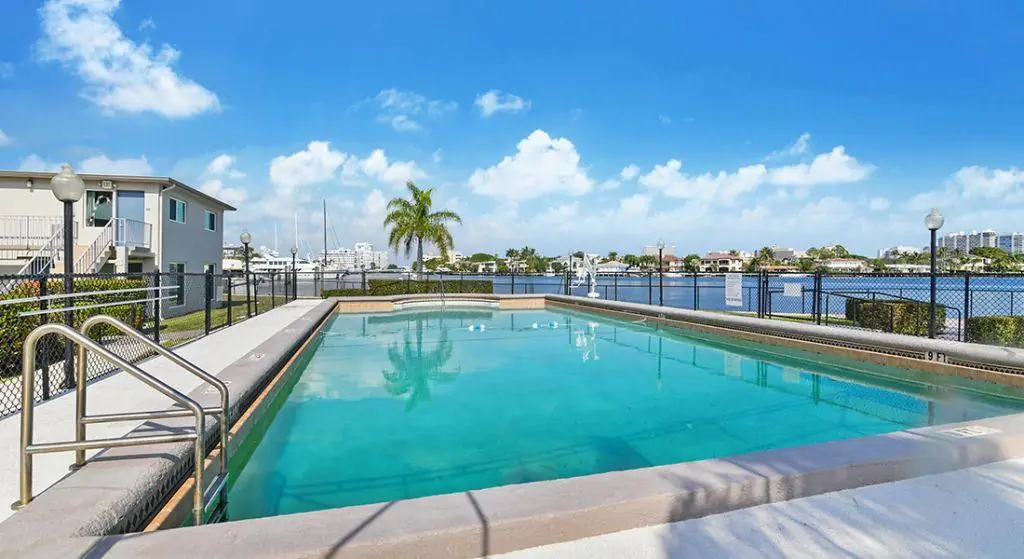 Gateway Terrace pool
