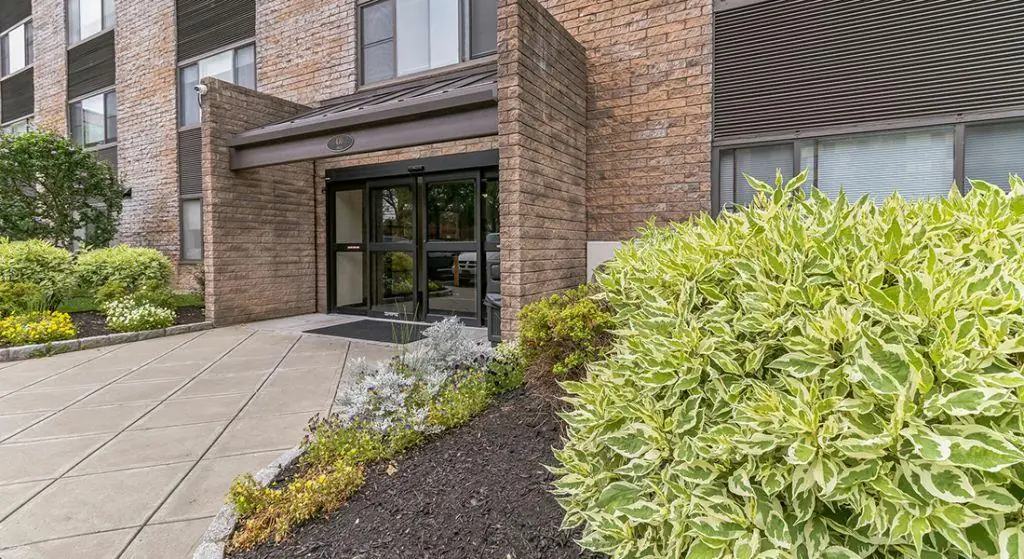 Grant Street Senior Apartments exterior