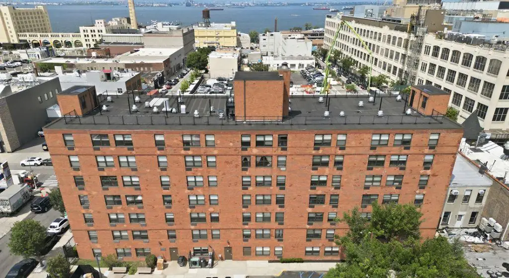 Harbor Hill Exterior