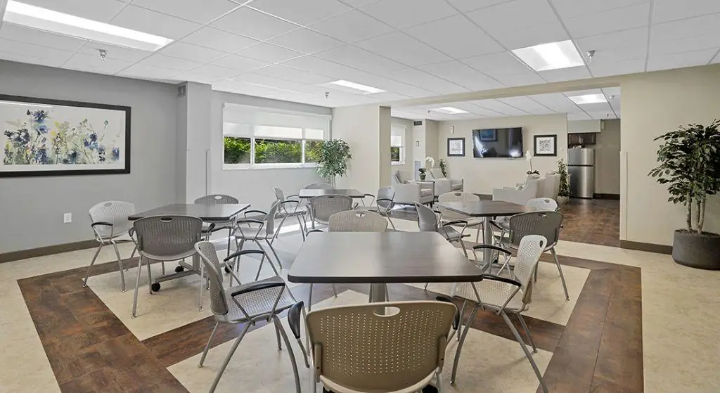 Hillsboro Plaza dining room