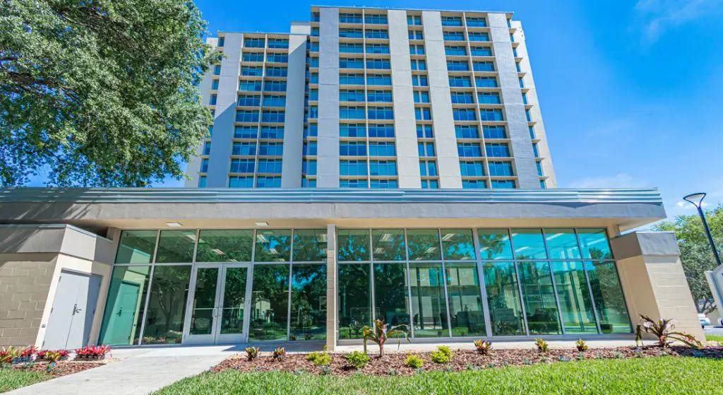 Jewish Center Tower Apartments exterior