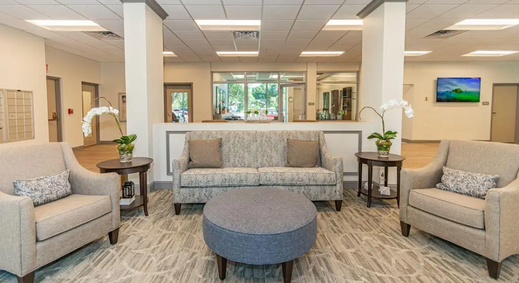 Jewish Center Tower Apartments lounge