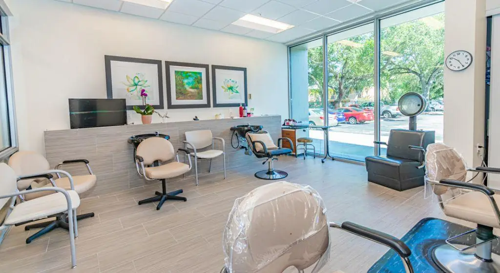 Jewish Center Tower Apartments salon