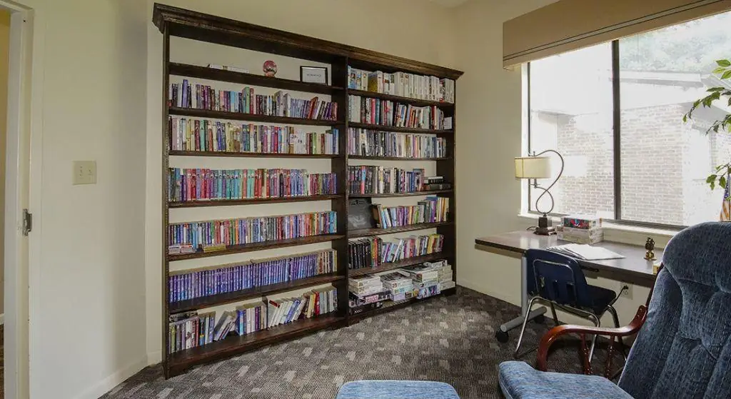 Kirkwood Apartments library