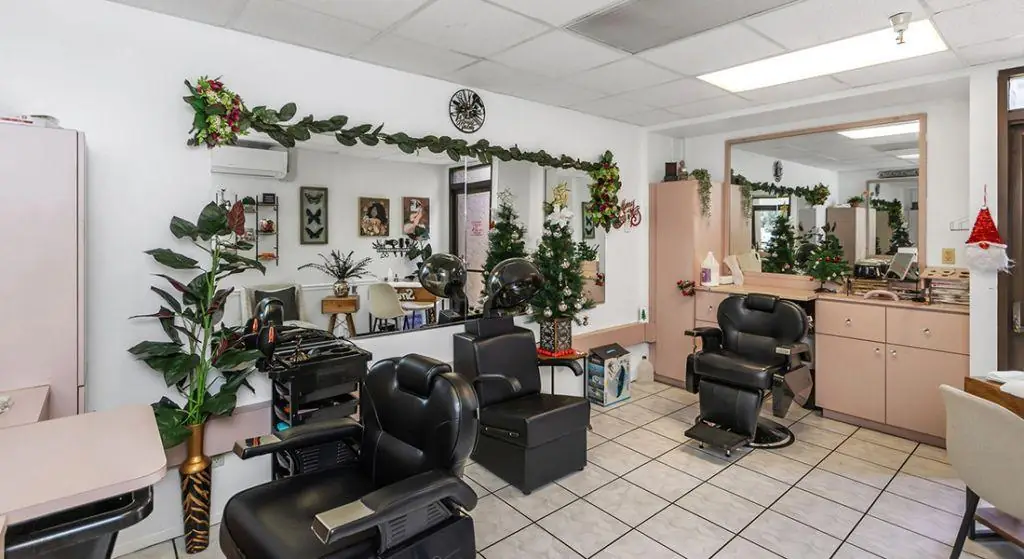 Mary Walker Apartments salon