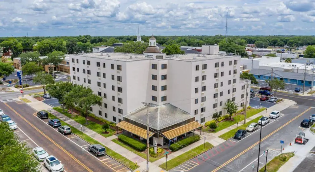 Plant City Towers & Living Center exterior