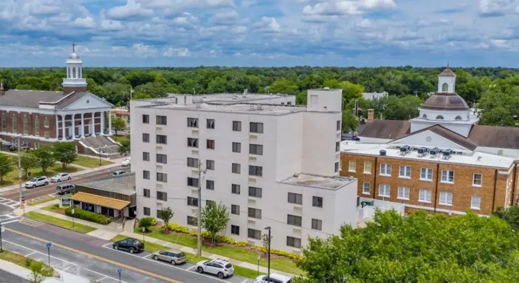 Plant City Towers & Living Center exterior