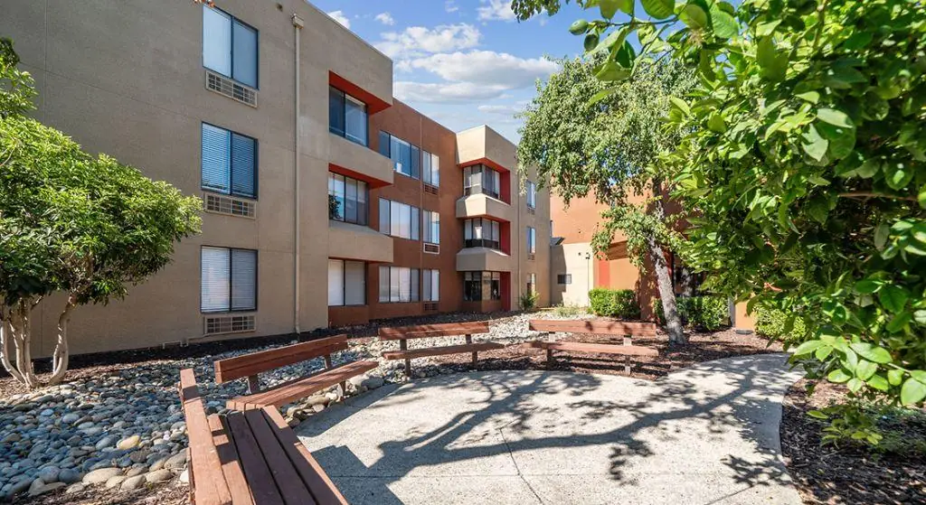 Redwood Senior Apartments of Willow Glen exterior courtyard