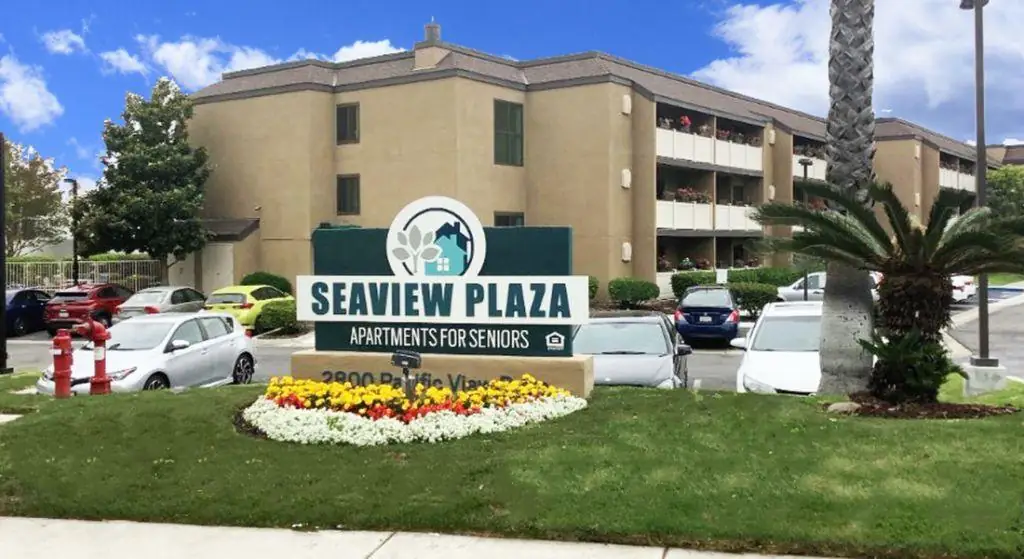 Seaview Plaza sign
