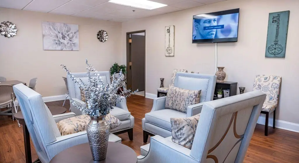 Silvertree Seniors of Atlanta lounge