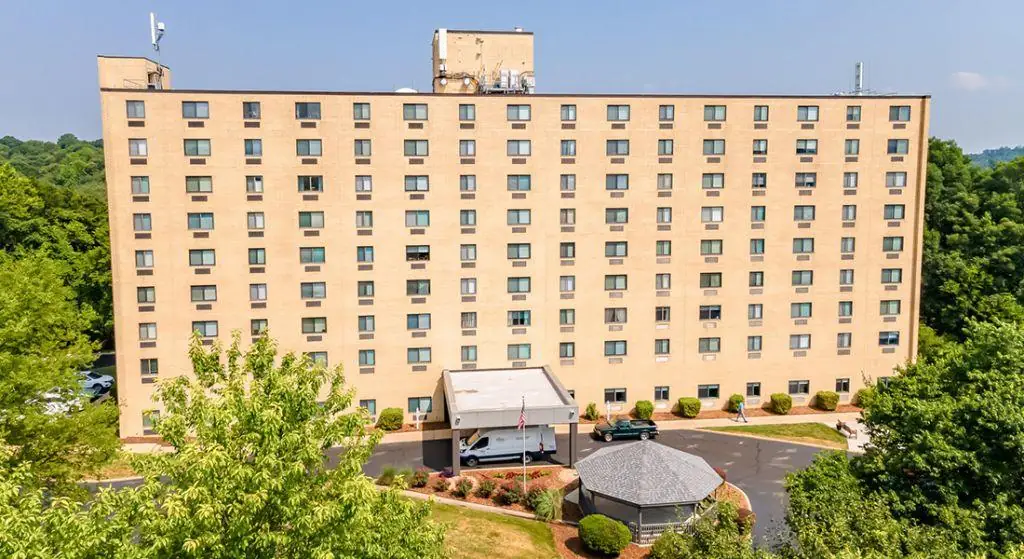 Silvertree Seniors Chattanooga exterior
