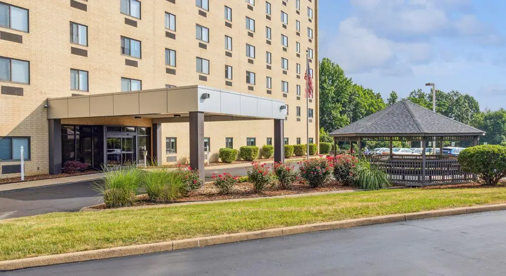Silvertree Seniors Chattanooga exterior