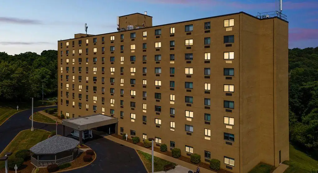 Silvertree Seniors Chattanooga exterior