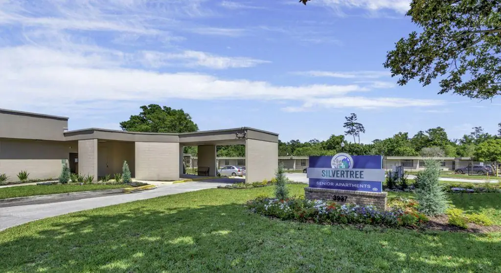 Silvertree Seniors Jacksonville exterior