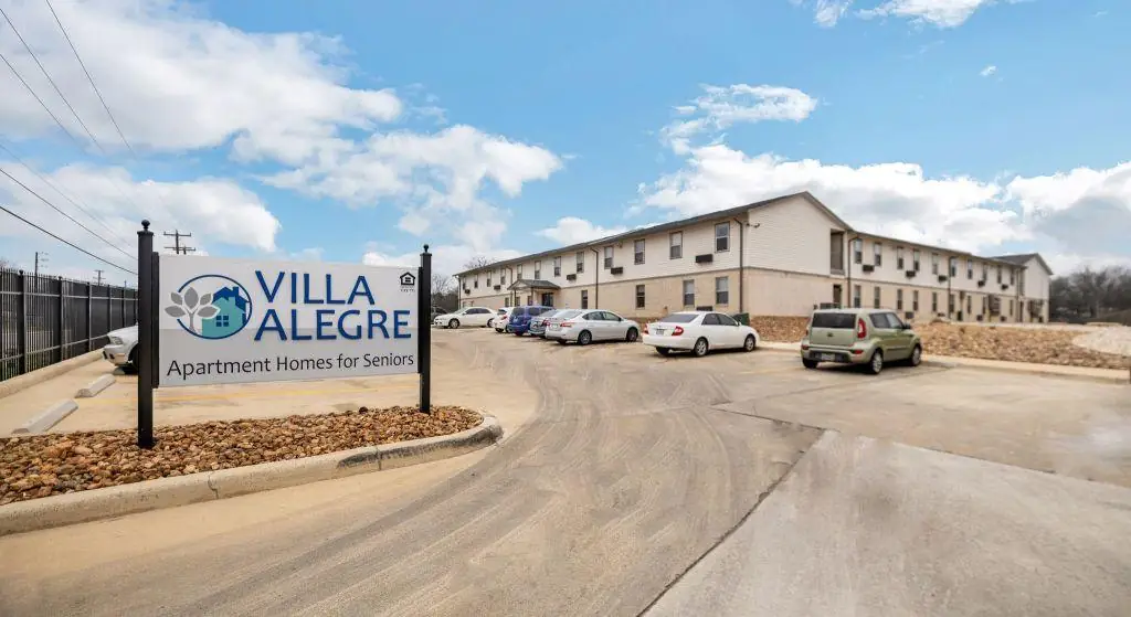 Silvertree Seniors of San Antonio exterior sign Villa Alegre