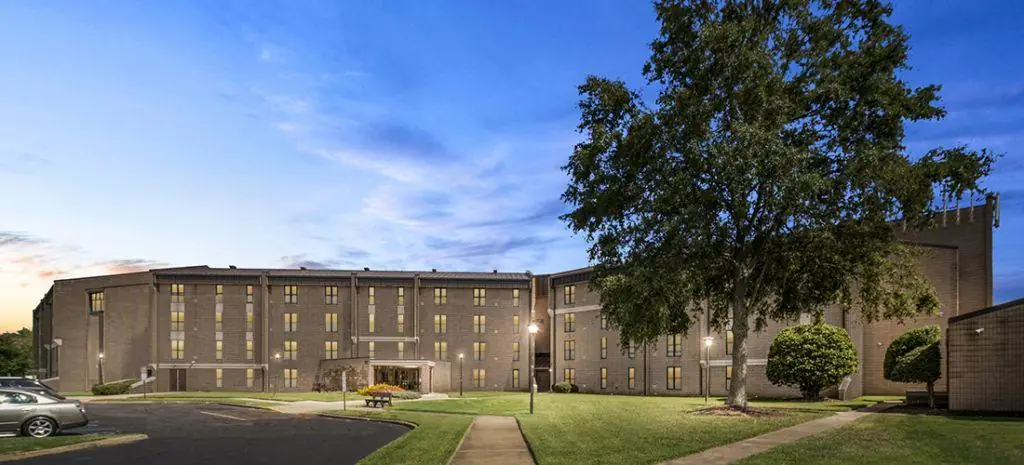 Silvertree Seniors Portsmouth exterior