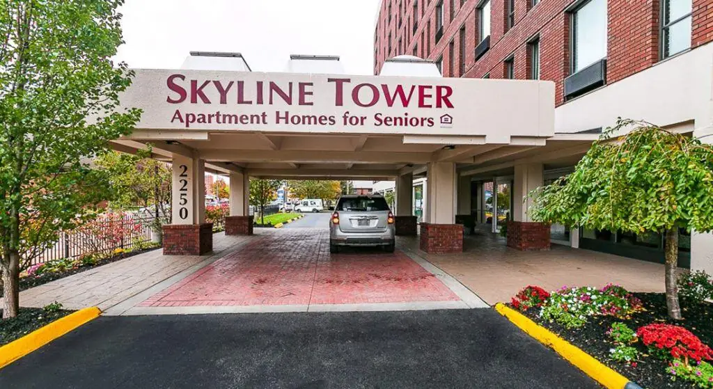 Skyline Tower exterior
