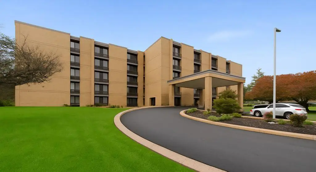 Tulipwood exterior