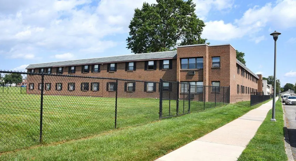 Unico Village Apartments exterior