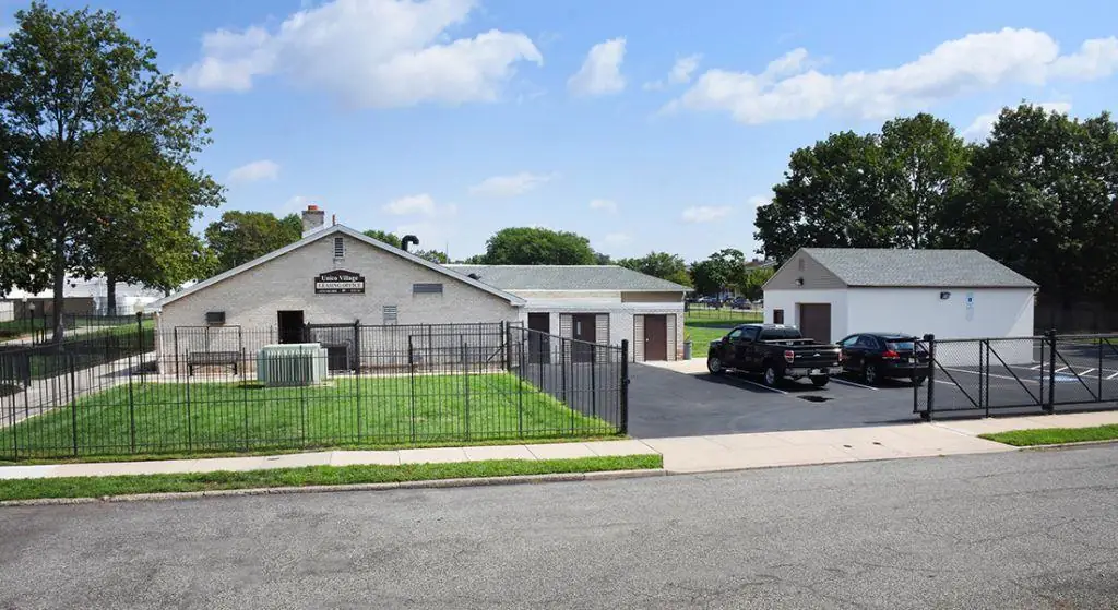 Unico Village Apartments exterior