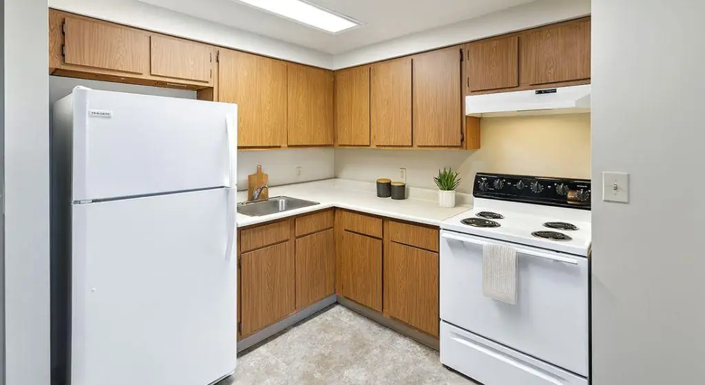 Washington Towers kitchen