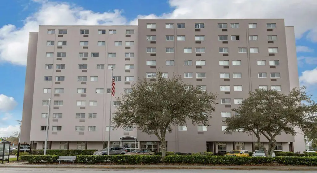 Winter Haven Manor Apartments exterior
